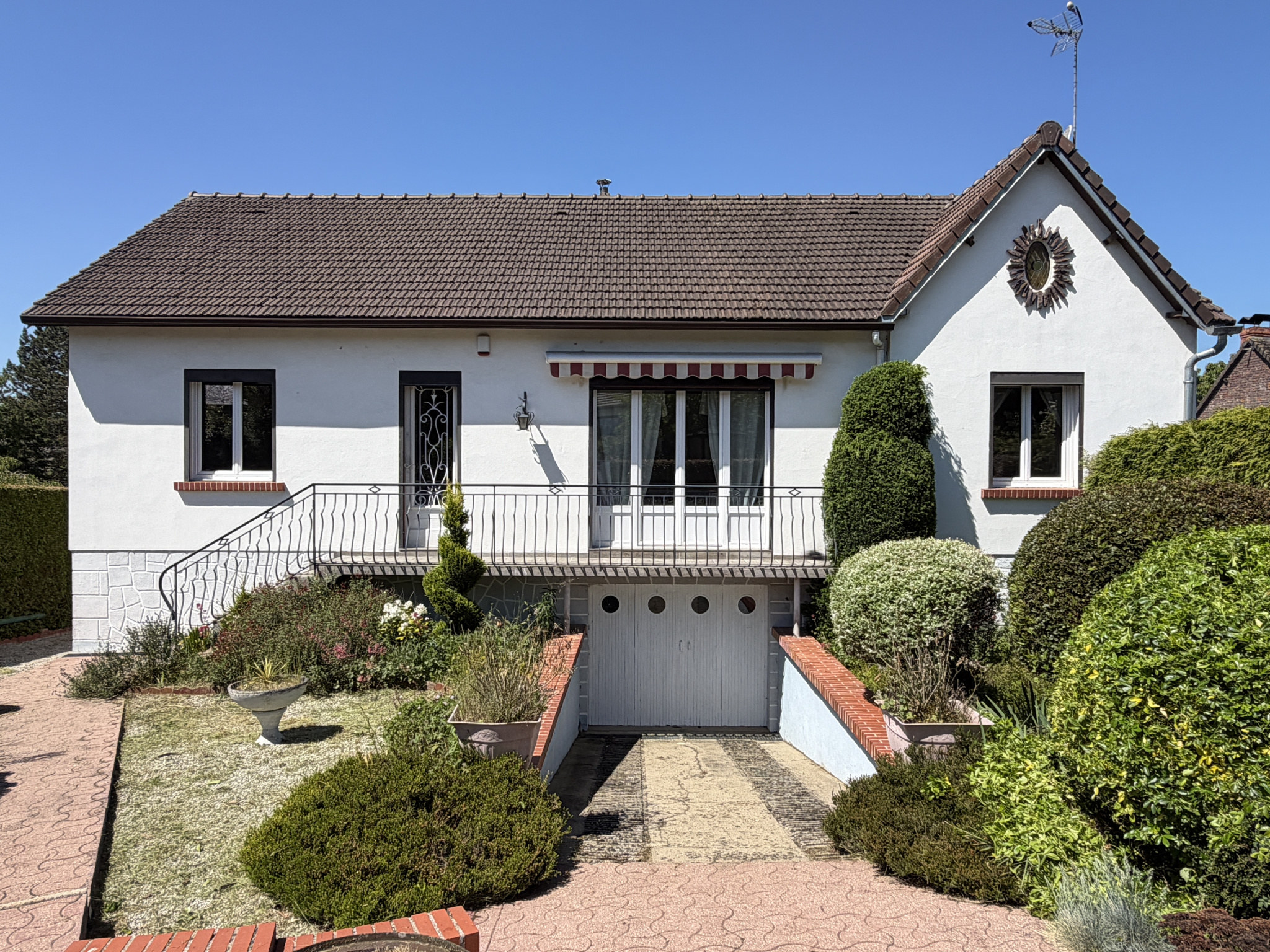 Maison 5 pièces 110 m2 sur sous-sol total   Aux-Marais, proche Beauvais