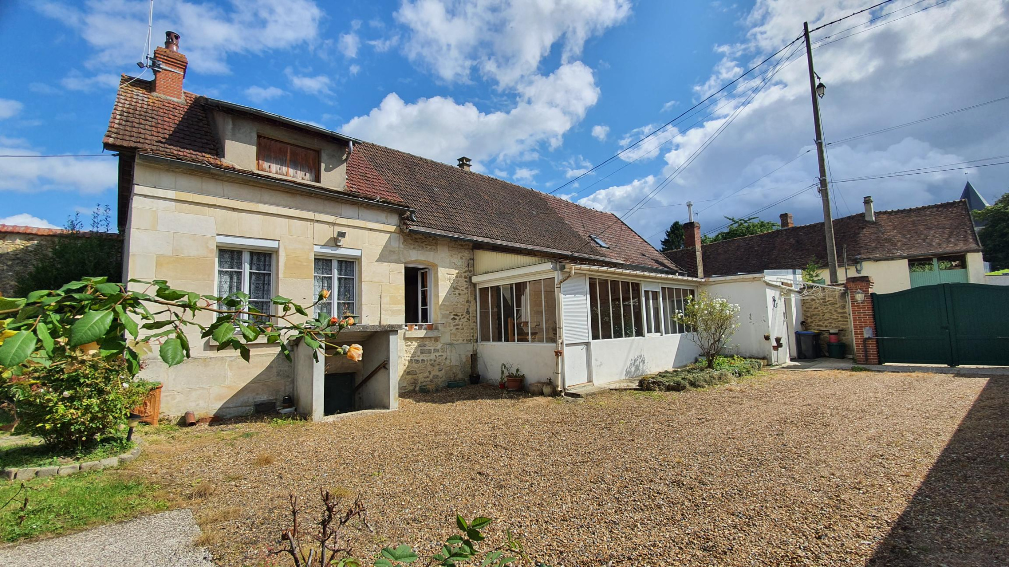 Maison en pierre de 160 m2 avec terrain clos et arboré   Villers-Saint-Sépulcre